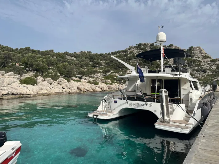 Kishta Yacht Photos Pics Cummberland for sale by swellyachting