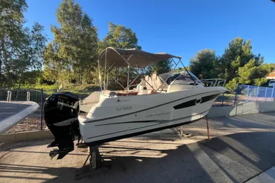 2017 Jeanneau Cap Camarat 8.5 WA