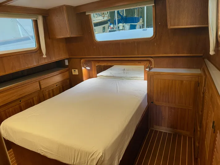 Winds Of Change Yacht Photos Pics Master Stateroom