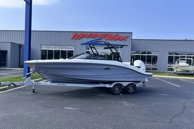 Sea Ray SPX 210 Outboard