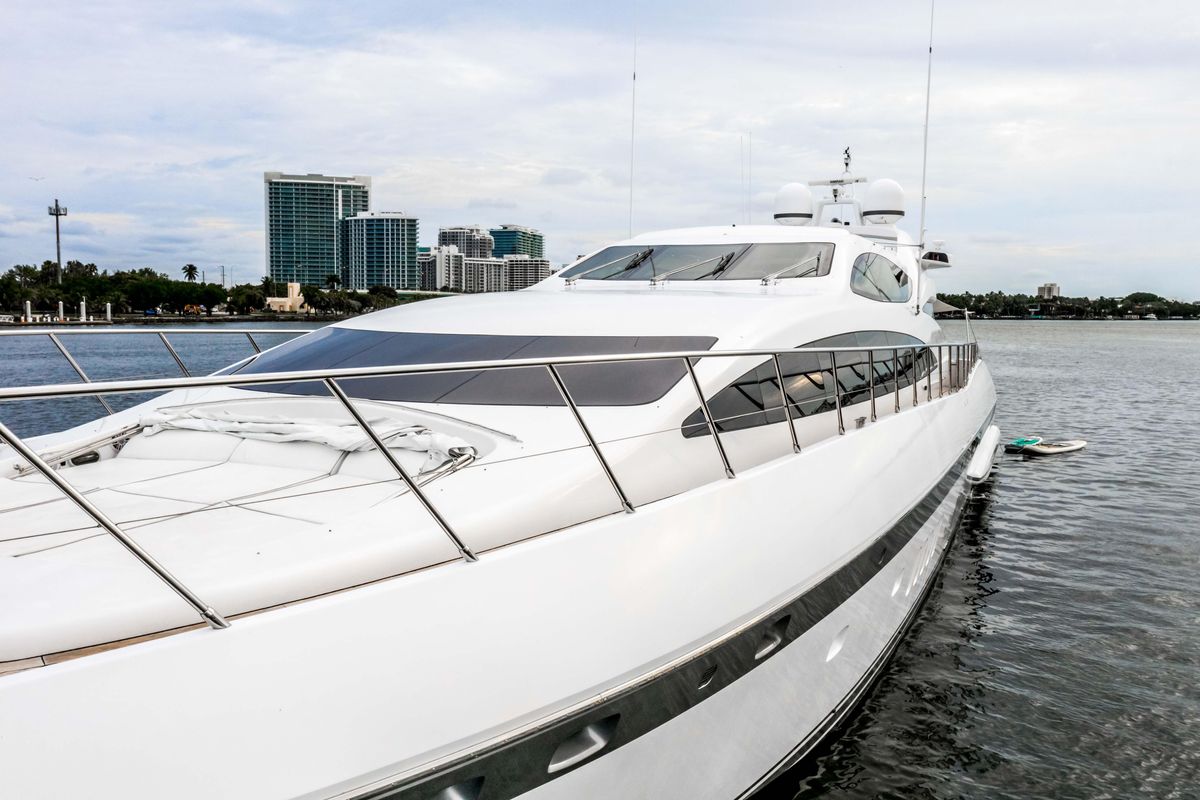 2007 Mangusta 103 