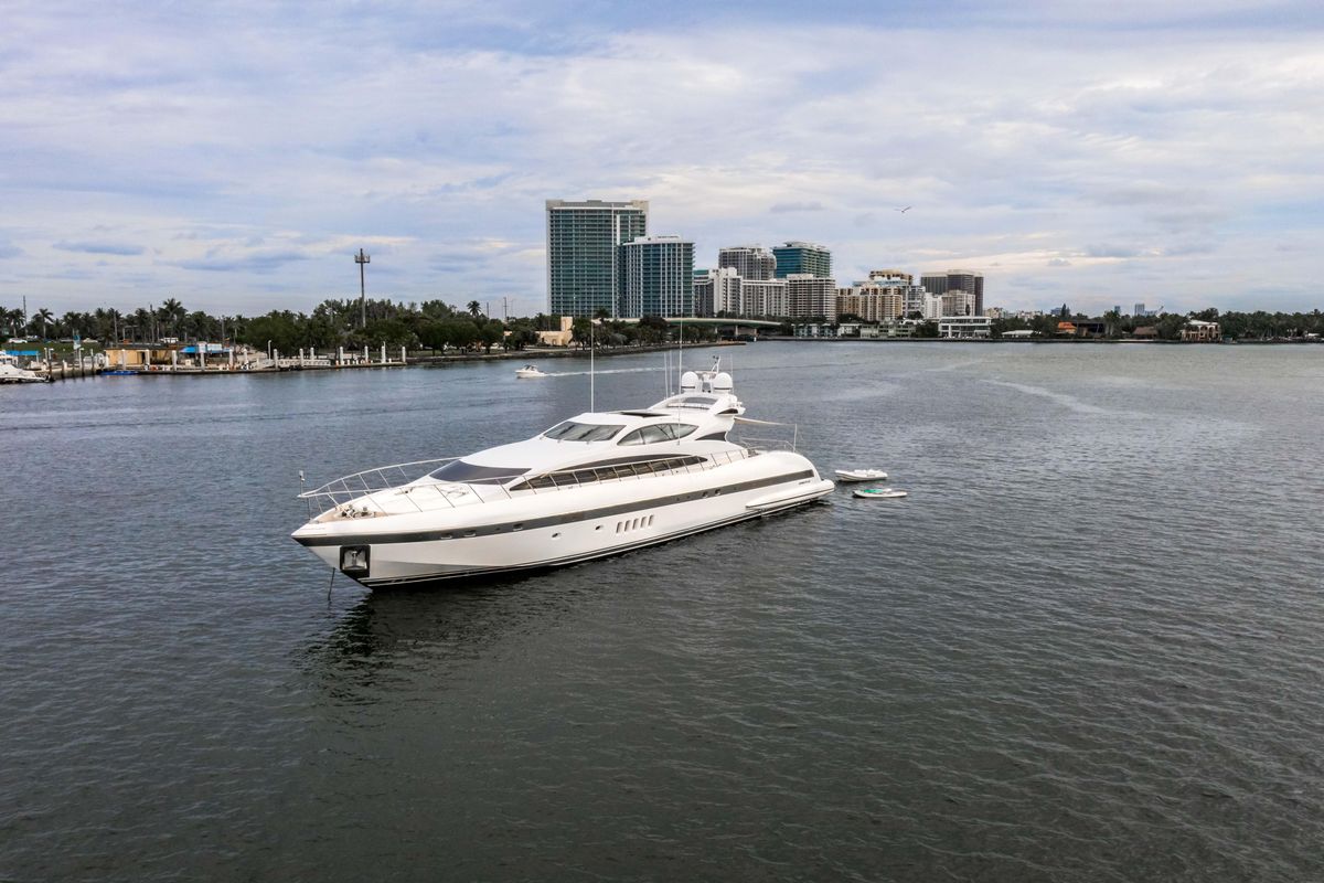 2007 Mangusta 103 