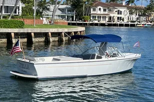 2013 Vanquish 24 Runabout