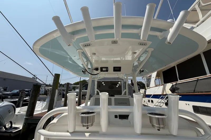  Yacht Photos Pics 2018 Regulator 31 boat with T-top, rod holders, and Garmin electronics.