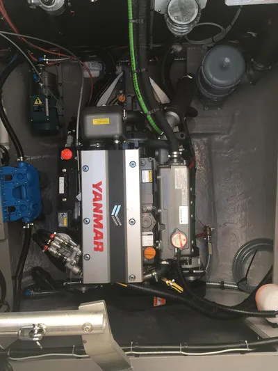 Neve Yacht Photos Pics 