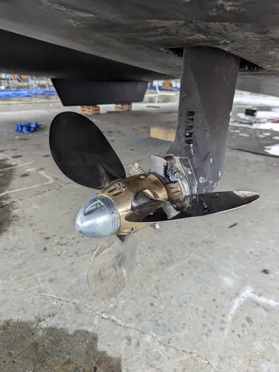 Neve Yacht Photos Pics 