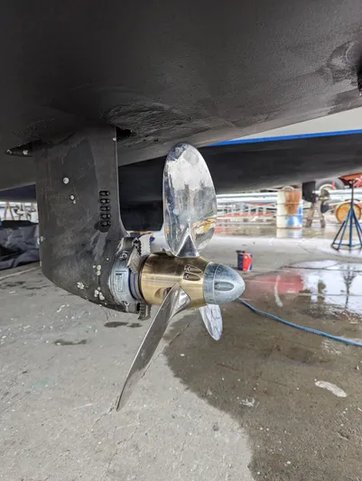 Neve Yacht Photos Pics 