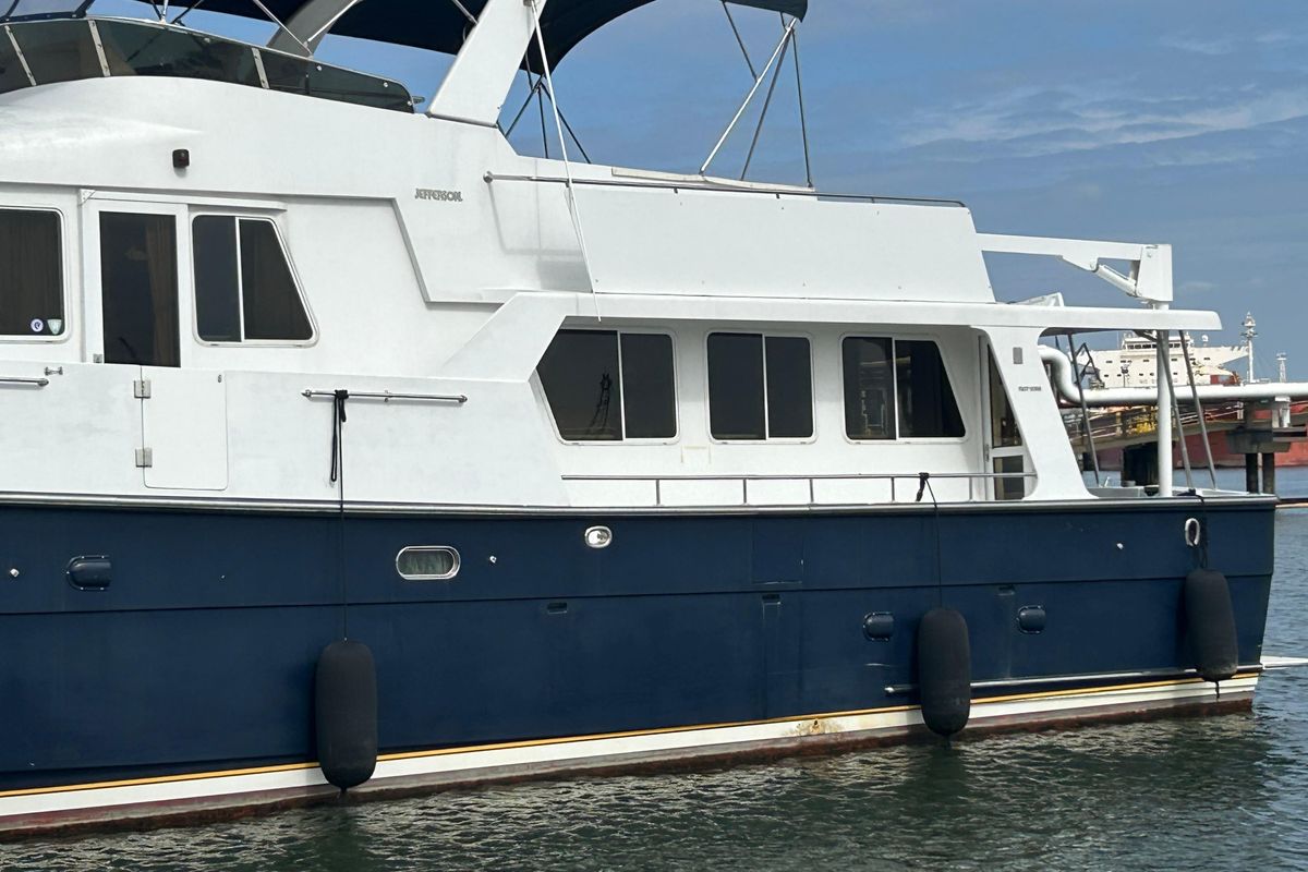 2001 Jefferson 57 
