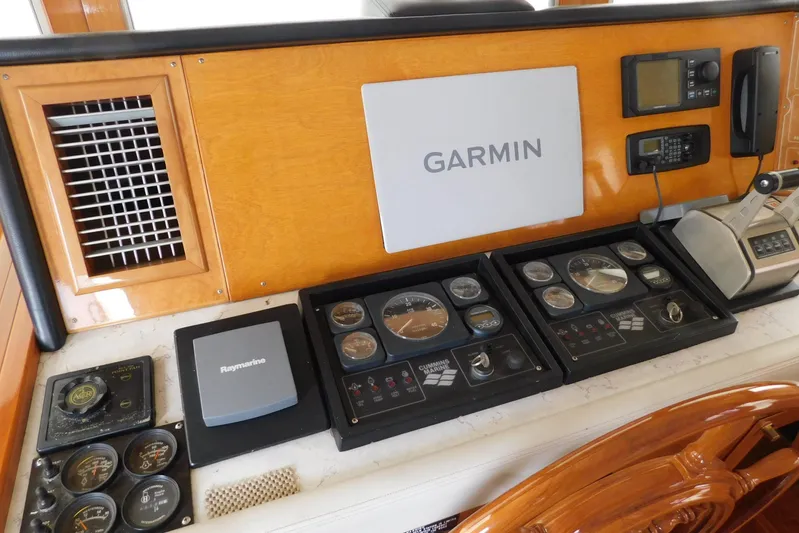 Liquid Gold Yacht Photos Pics Helm and engine, navigation, communication controls
