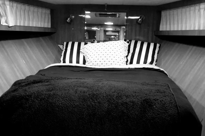 Liquid Gold Yacht Photos Pics VIP Stateroom