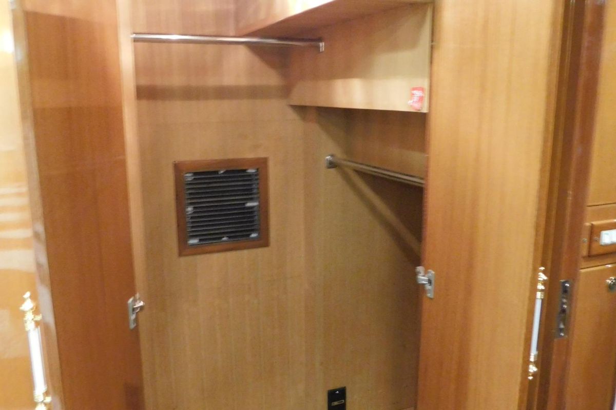 2001 Jefferson 57 