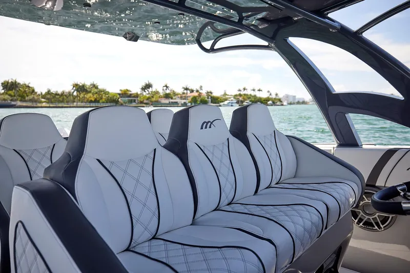 Devenzo Yacht Photos Pics Luxury seating on 2022 Midnight Express 43 Open boat, with ocean view.