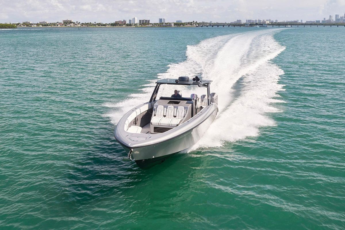 2022 Midnight Express 43 