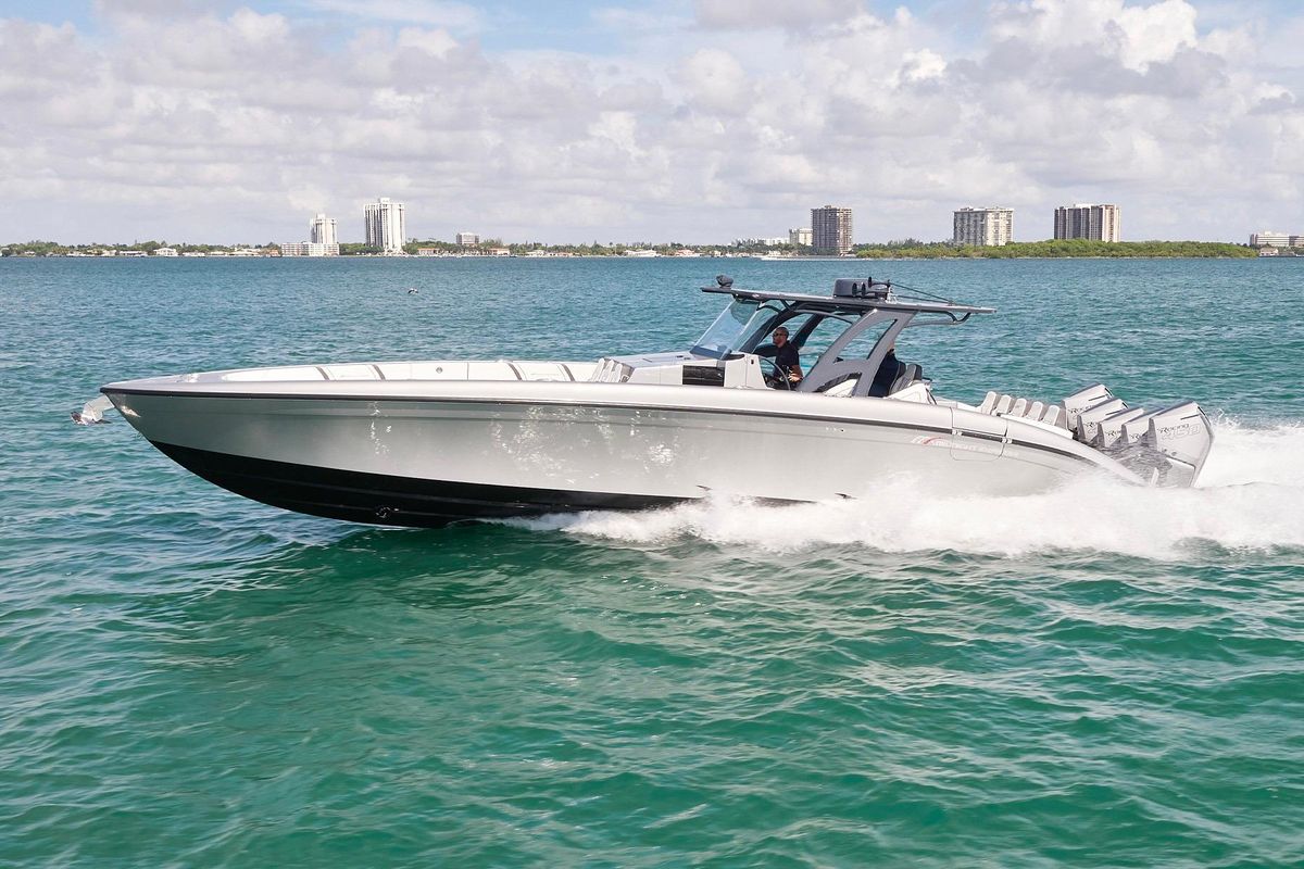 2022 Midnight Express 43 
