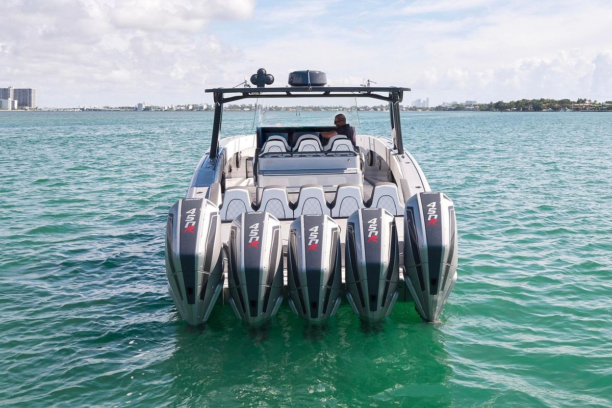 2022 Midnight Express 43 