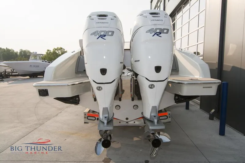  Yacht Photos Pics 2019 Donzi 41 GT with twin Mercury 400R outboard engines at Big Thunder Marine.