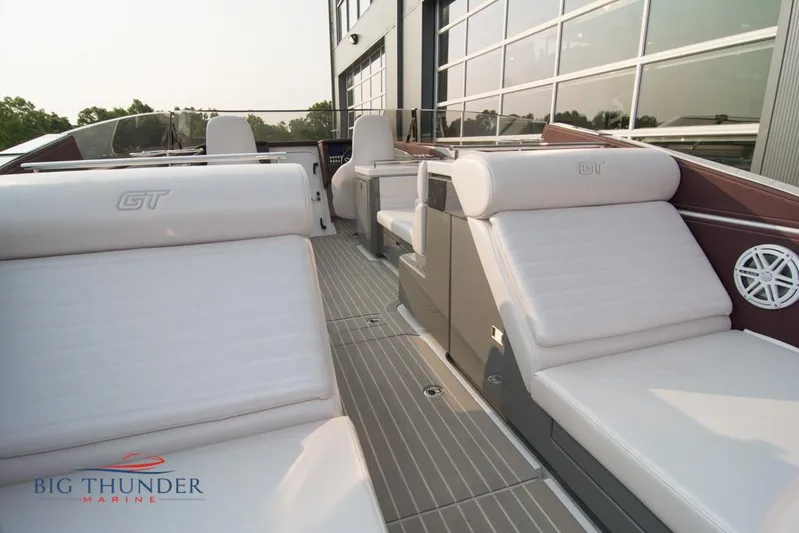  Yacht Photos Pics 2019 Donzi 41 GT boat interior with white seating at Big Thunder Marine.