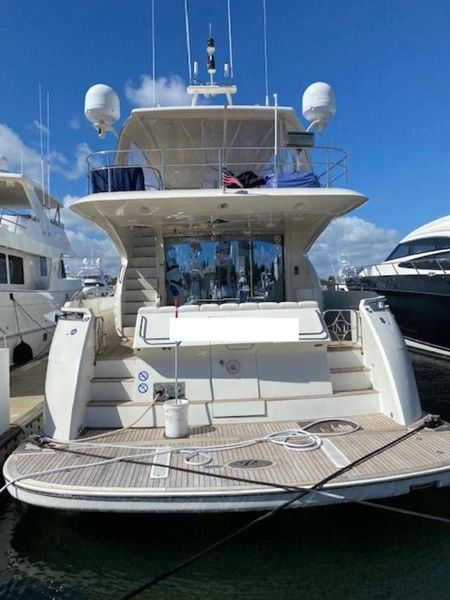2004 Marquis 65