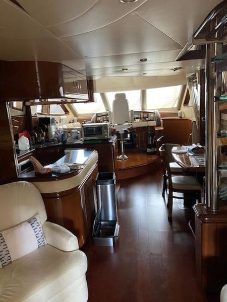 2004 Marquis 65