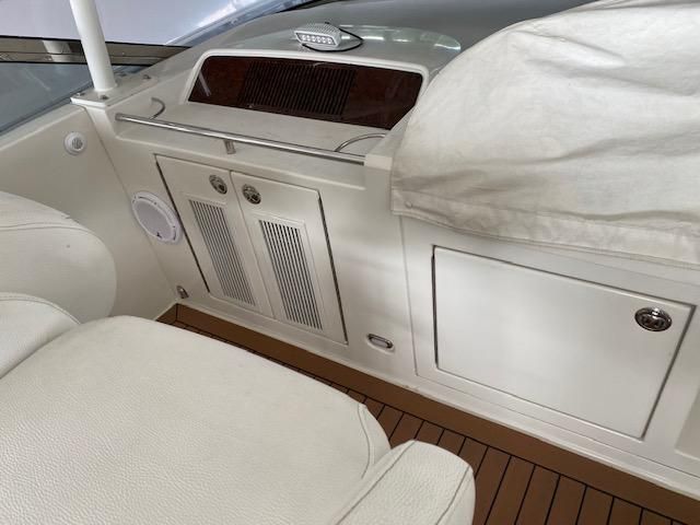 2004 Marquis 65