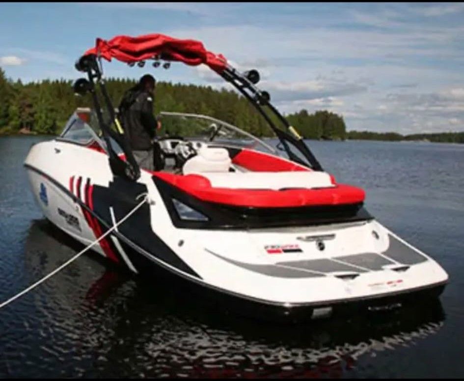 2013 Challenger Seadoo wake 230