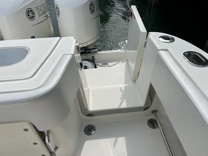  Yacht Photos Pics 2015 Hydra-sports 42 Custom - Image 51