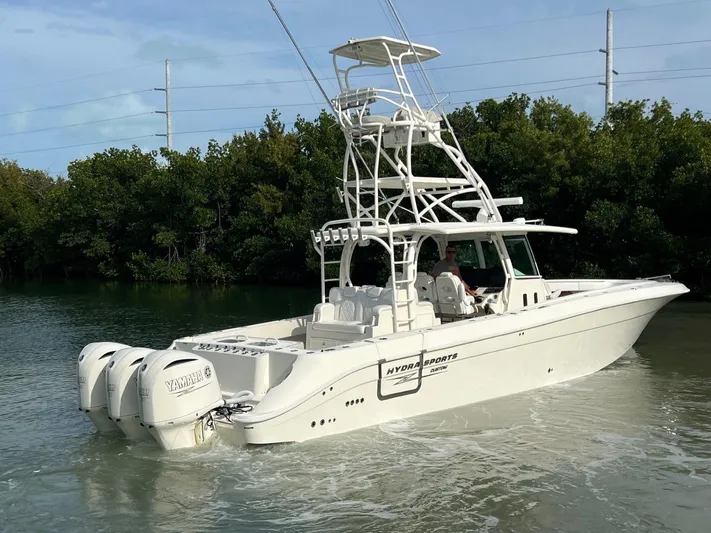  Yacht Photos Pics 2015 Hydra-sports 42 Custom - Image 9