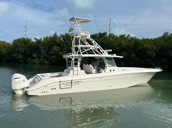  Yacht Photos Pics 2015 Hydra-sports 42 Custom - Image 8