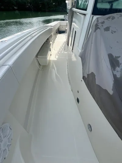  Yacht Photos Pics 2015 Hydra-sports 42 Custom - Image 40