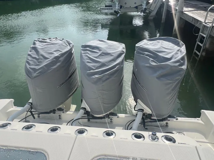  Yacht Photos Pics 2015 Hydra-sports 42 Custom - Image 83