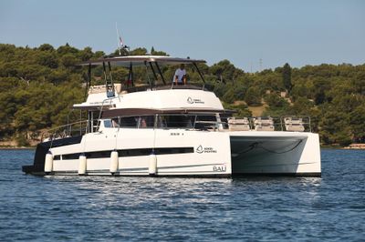 Yacht