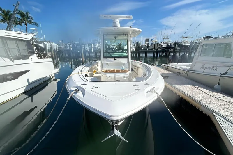 The Homestretch Yacht Photos Pics 2014 Boston Whaler - Bow