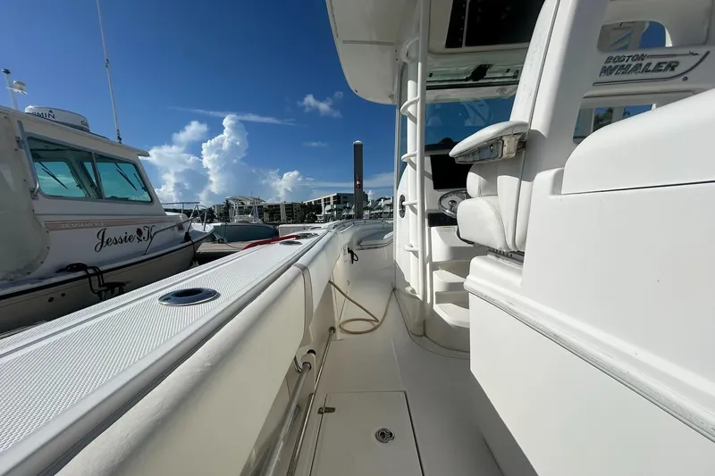 The Homestretch Yacht Photos Pics 2014 Boston Whaler - Port