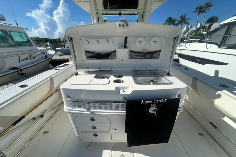 The Homestretch Yacht Photos Pics 2014 Boston Whaler - Leaning post