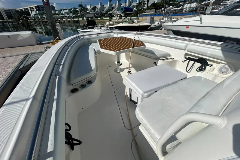 The Homestretch Yacht Photos Pics 2014 Boston Whaler - Bow