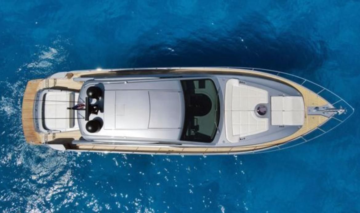 2022 Pershing 62 
