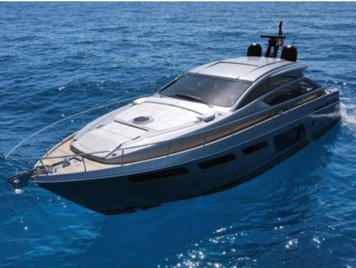 2022 Pershing 62 