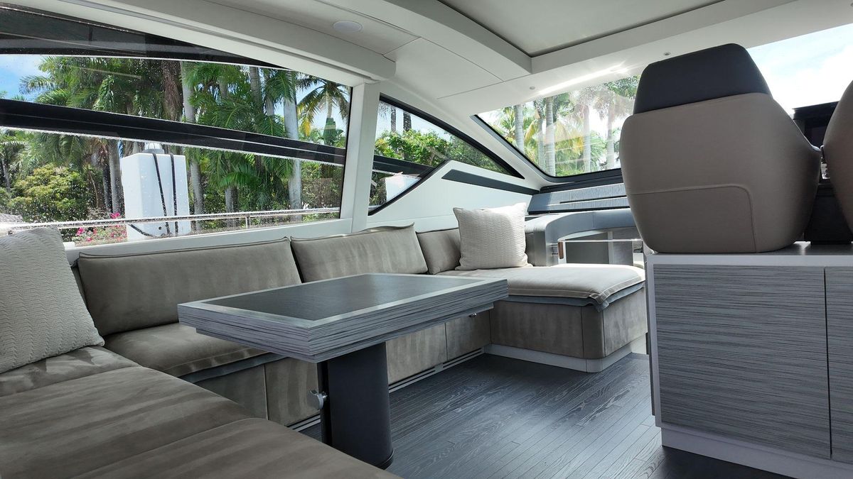 2022 Pershing 62 