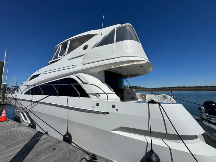 W Yacht Photos Pics 3 2007 Marquis 55 Exterior 3