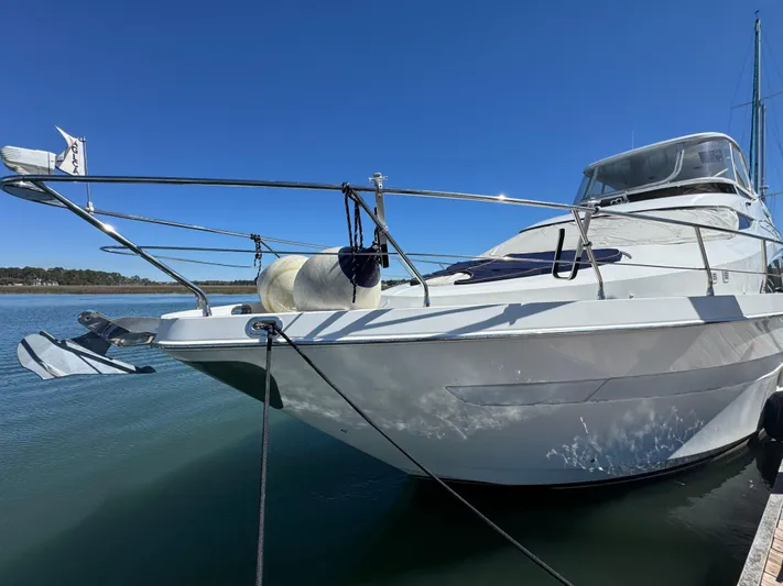 W Yacht Photos Pics 4 2007 Marquis 55 Exterior 4