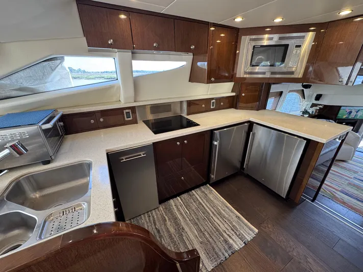 W Yacht Photos Pics 12 2007 Marquis 55 Galley Starboard Side 1