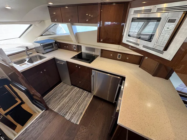 W Yacht Photos Pics 13 2007 Marquis 55 Galley Starboard Side 2