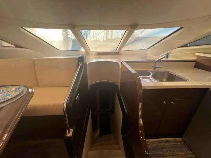 W Yacht Photos Pics 18 2007 Marquis 55 Hallway To Stairs To Staterooms