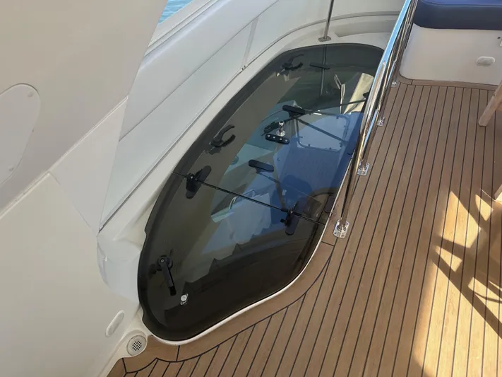 W Yacht Photos Pics 36 2007 Marquis 55 Flybridge Door