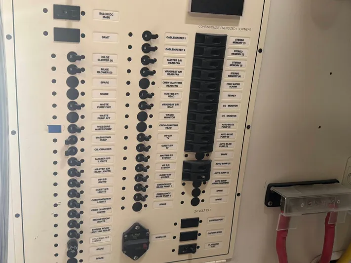 W Yacht Photos Pics 58 2007 Marquis 55 Engine Room 7