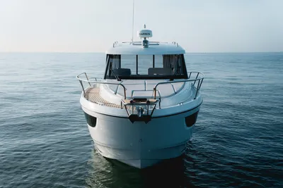 2025 Beneteau Antares 9 V2