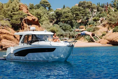 2026 Beneteau Antares 9 V2