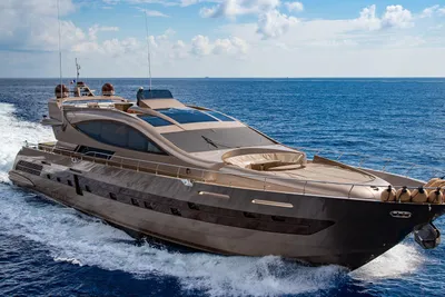 Cerri Cantieri Navali 102 FLYING SPORT