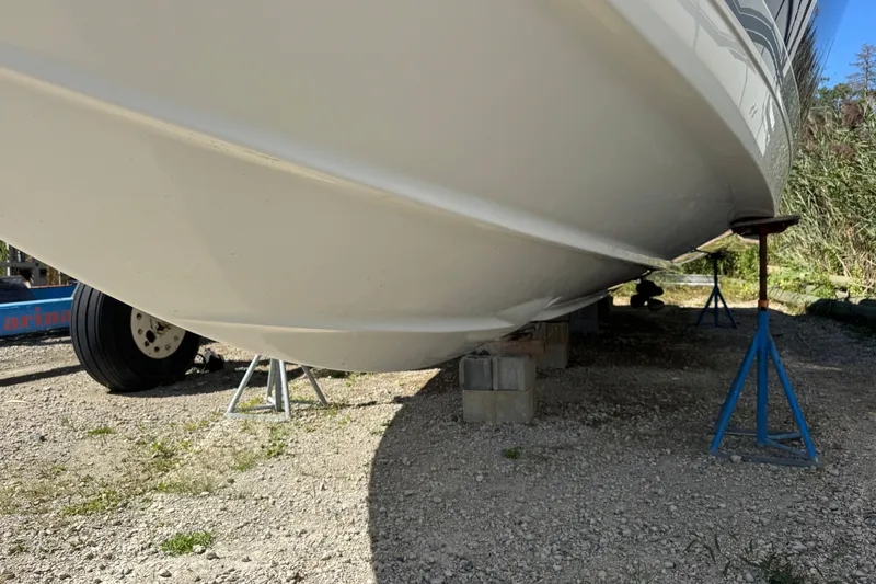  Yacht Photos Pics 2006 Formula 40 Performance Cruiser on stands, showing hull and underbody details.
