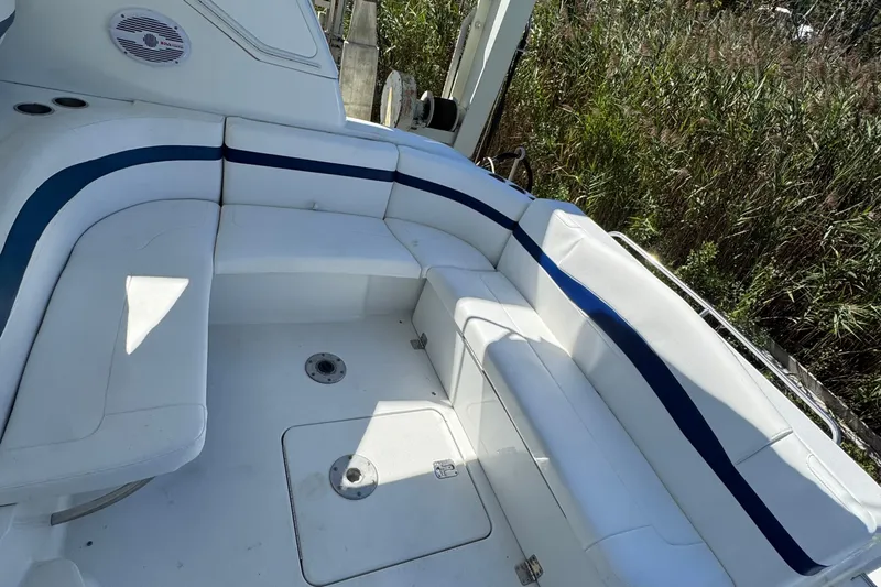  Yacht Photos Pics 2006 Formula 40 Performance Cruiser interior seating with white and blue upholstery.